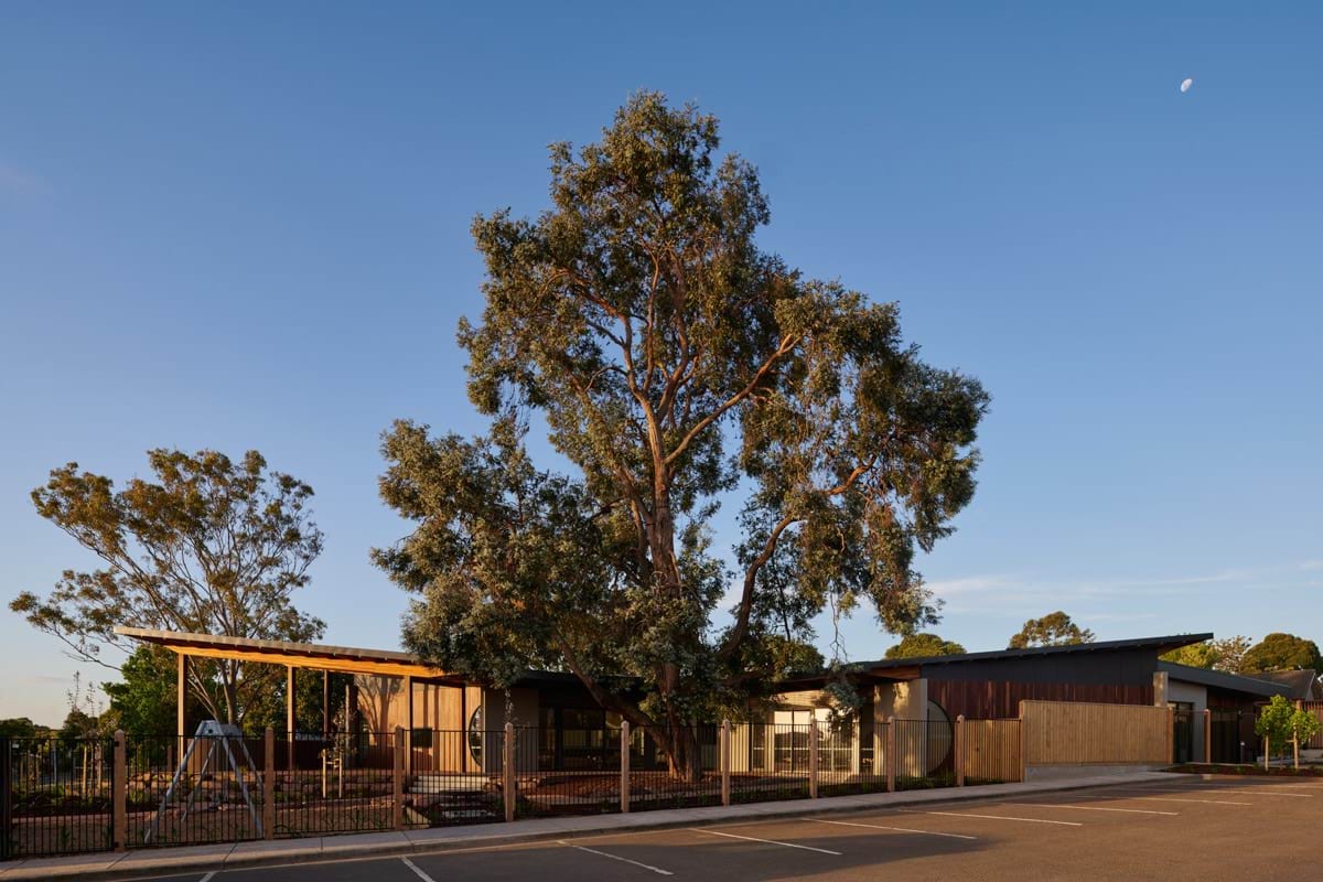 Photo of the centre from the carpark