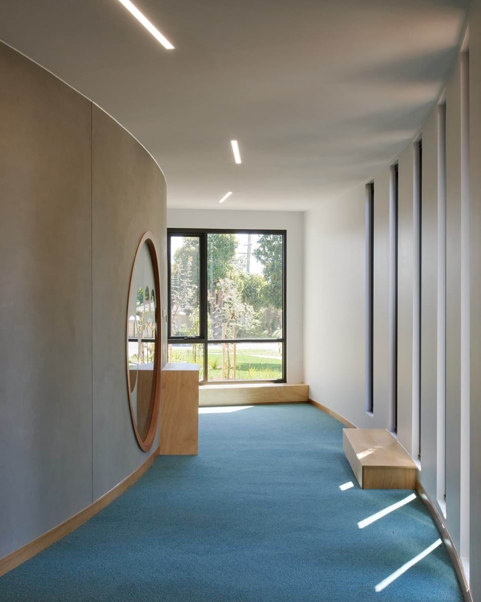 Photo of the corridor with seats